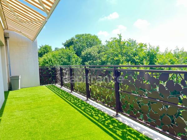 Belle opportunité: Appartement moderne et spacieux avec une grande terrasse et vue dégagée