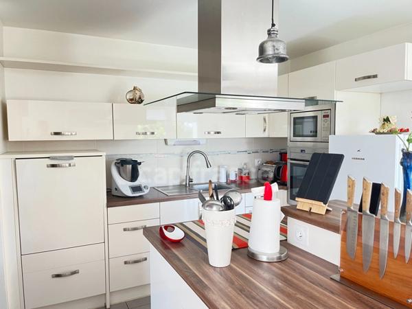 Belle opportunité: Appartement moderne et spacieux avec une grande terrasse et vue dégagée