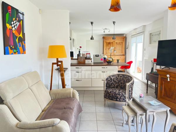 Belle opportunité: Appartement moderne et spacieux avec une grande terrasse et vue dégagée