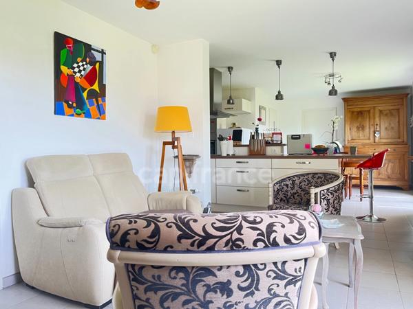 Belle opportunité: Appartement moderne et spacieux avec une grande terrasse et vue dégagée