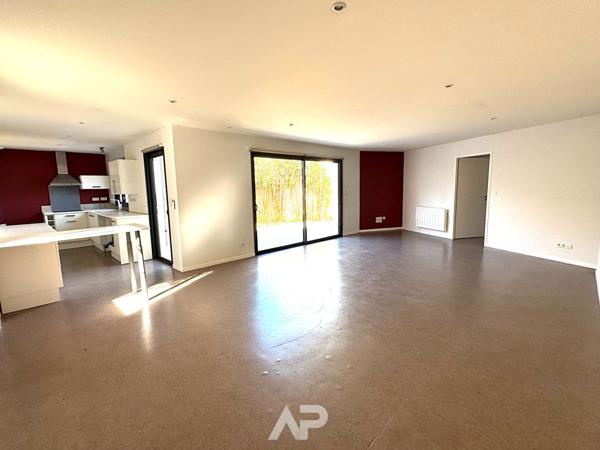 Maison - 106 m2 - 3 chambres €493 500 ** - Référence HDO642