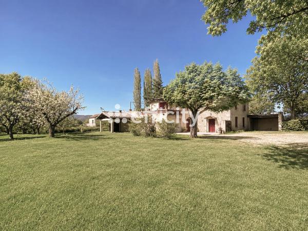 Maison
         5 pièces
        - 139 m² 378 000 € *