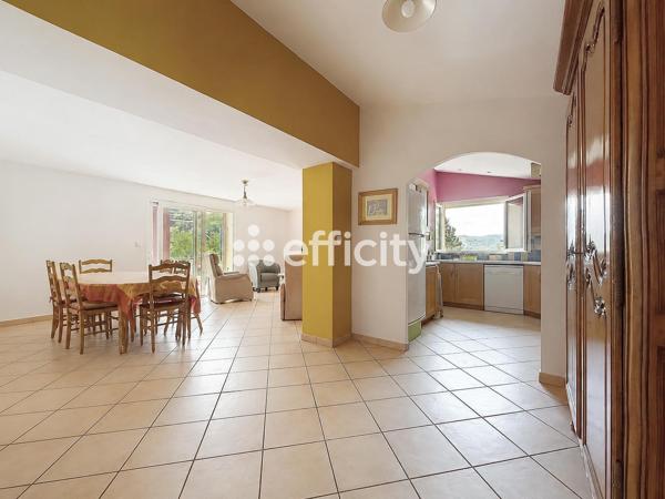 Maison
         5 pièces
        - 139 m² 378 000 € *