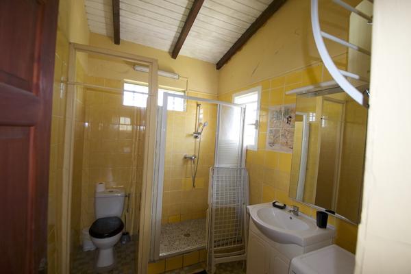 Belle maison T3 meublée climatisée sur les hauteurs de 3 rivières
