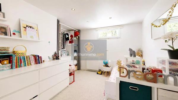 Vente                                                      Maison
                        
                     5 pièces                      96 m2                     à Le Pecq