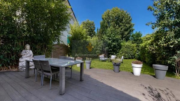 Vente                                                      Maison
                        
                     5 pièces                      96 m2                     à Le Pecq