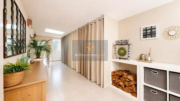 Vente                                                      Maison
                        
                     5 pièces                      96 m2                     à Le Pecq