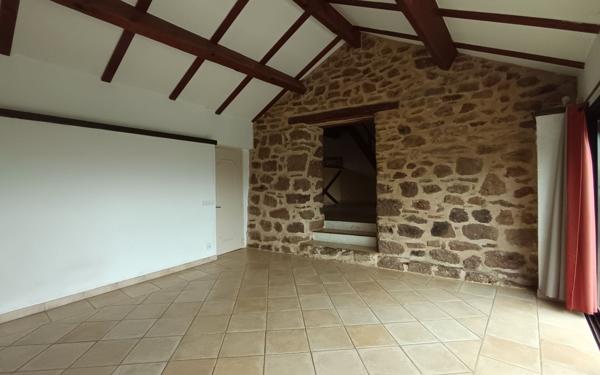 Maison à louer    3 pièces •  Les Salelles