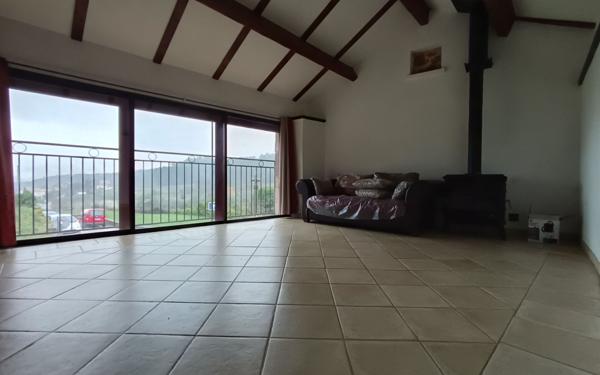 Maison à louer    3 pièces •  Les Salelles