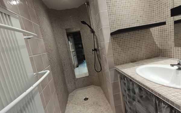 Maison à louer    3 pièces •  Les Salelles