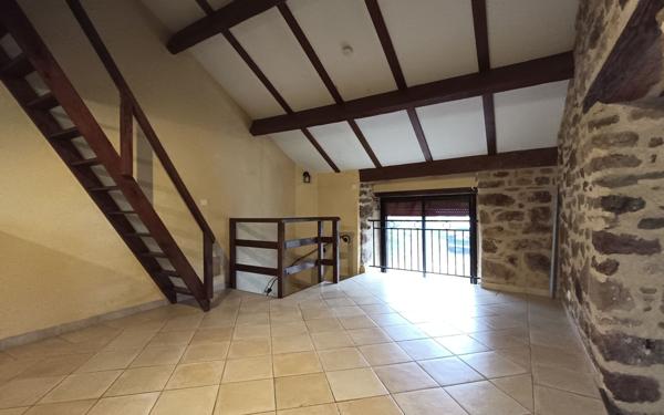 Maison à louer    3 pièces •  Les Salelles