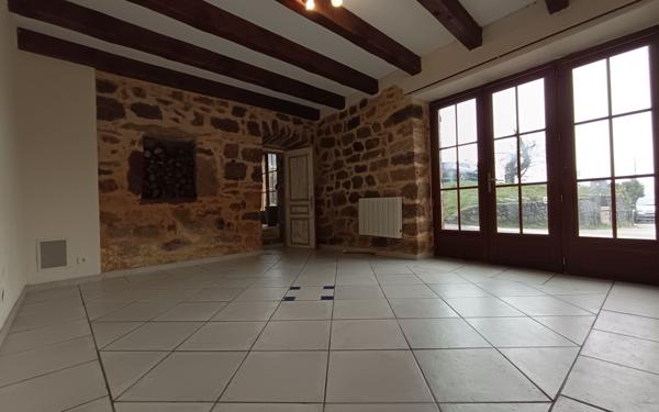 Maison à louer    3 pièces •  Les Salelles