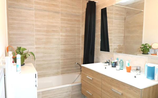 Maison à vendre    4 pièces • 102 m2 Berre-les-Alpes