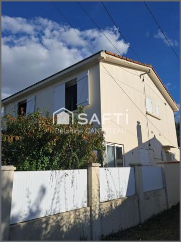 Belle et grande maison bord de l'océan