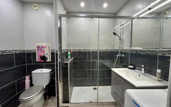 Appartement à vendre    2 pièces • 31 m2 Marseille 9