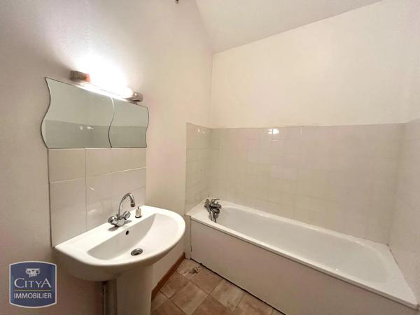 Appartement à louer 4 pièces 68.3m² Firminy (42700)
