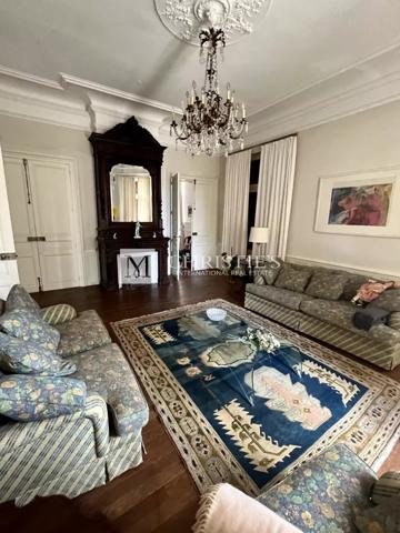 A vendre Château avec domaine et 74 hectares