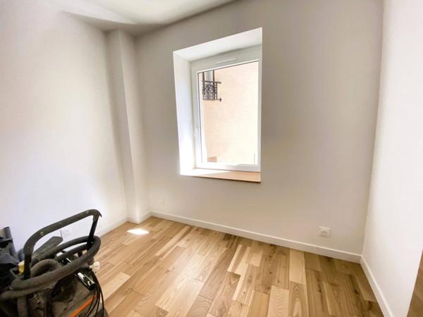 03200 VICHY -APPARTEMENT DUPLEX-COEUR DE VILLE - 5 PIÈCES