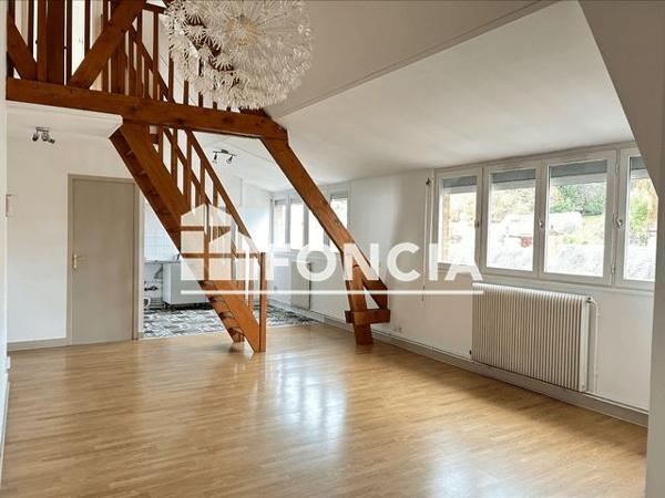 Location Appartement 4 pièces 81.4 m² - 11 RUE VICTOR HUGO Gien 45500