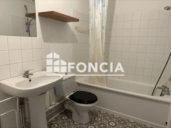 Location Appartement 4 pièces 81.4 m² - 11 RUE VICTOR HUGO Gien 45500