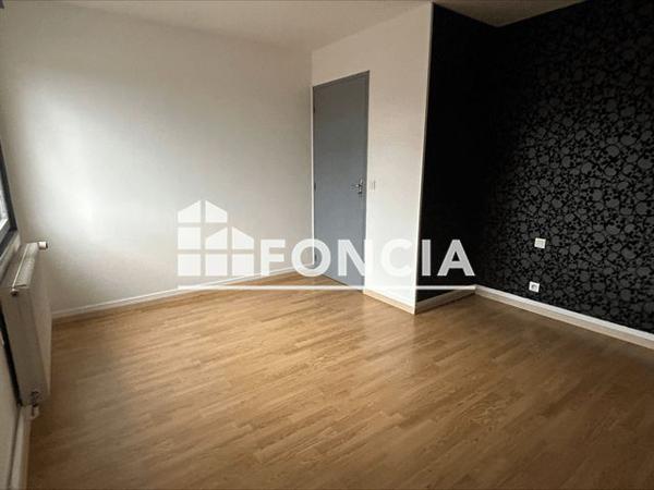 Location Appartement 4 pièces 81.4 m² - 11 RUE VICTOR HUGO Gien 45500