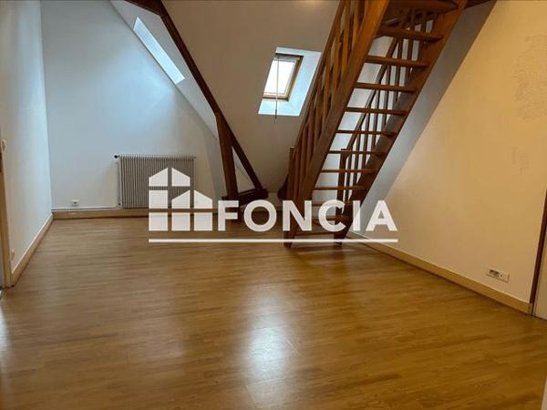 Location Appartement 4 pièces 81.4 m² - 11 RUE VICTOR HUGO Gien 45500