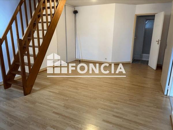 Location Appartement 4 pièces 81.4 m² - 11 RUE VICTOR HUGO Gien 45500