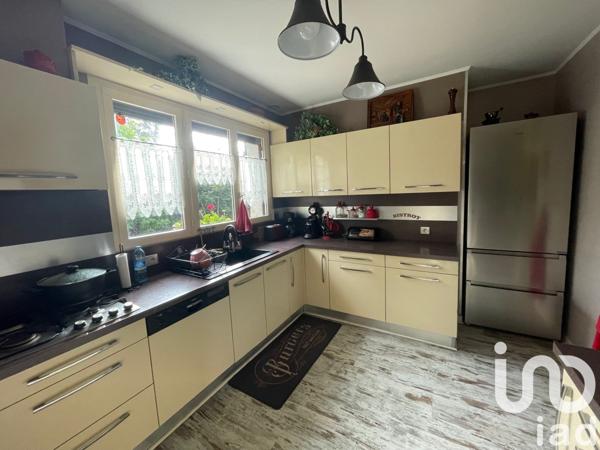 Maison traditionnelle 4 pièces de 108 m² à Courtenay (45320)