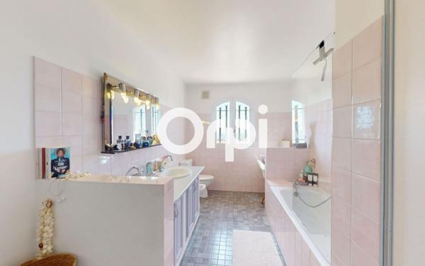 Maison à vendre    4 pièces • 167 m2 Carqueiranne