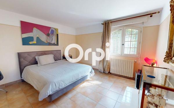 Maison à vendre    4 pièces • 167 m2 Carqueiranne