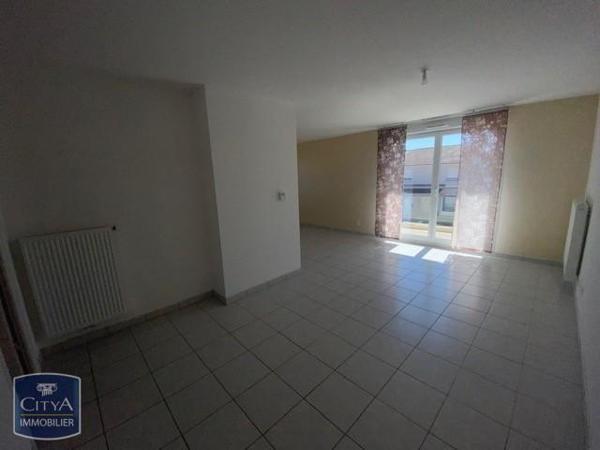 Appartement à louer 4 pièces 77.34m²