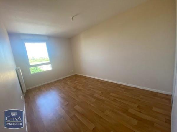 Appartement à louer 4 pièces 77.34m²