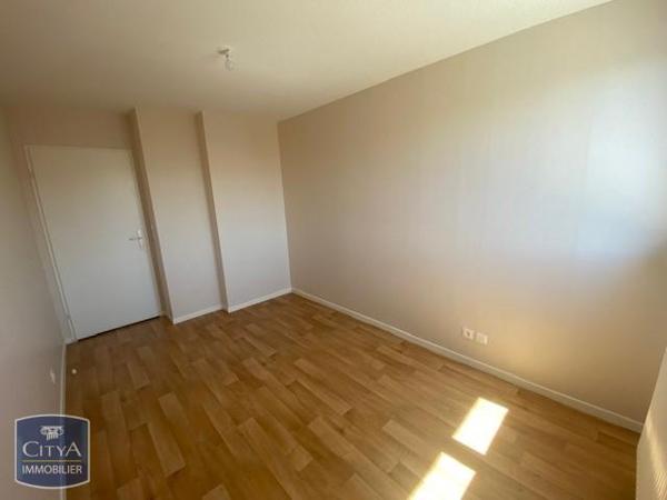 Appartement à louer 4 pièces 77.34m²