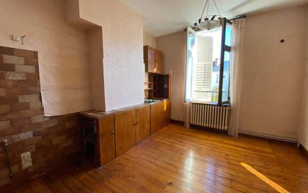 Immeuble à vendre    8 pièces • 222 m2 Limoges