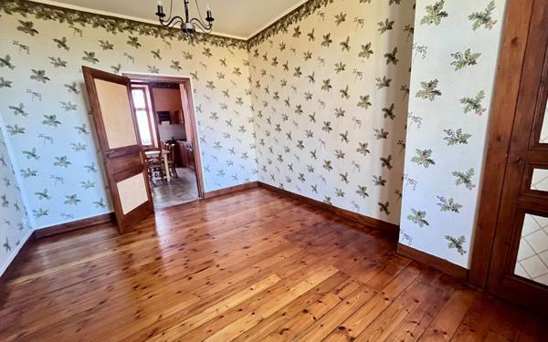 Immeuble à vendre    8 pièces • 222 m2 Limoges