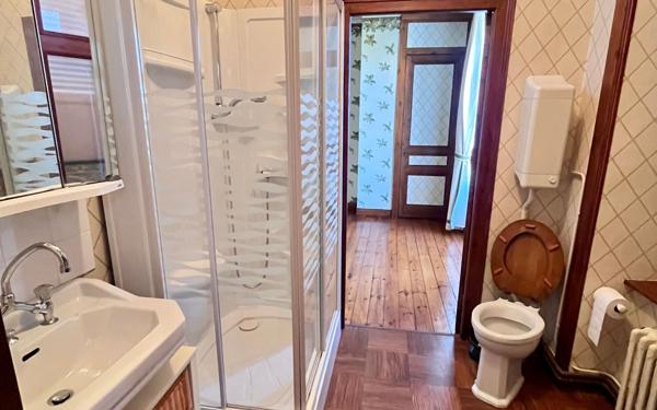 Immeuble à vendre    8 pièces • 222 m2 Limoges