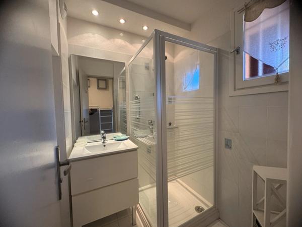 Idealement situé sur la Nartelle, pour les vacances et du locatif