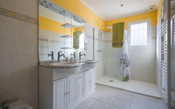 Maison à vendre    5 pièces • 141 m2 Villeneuve