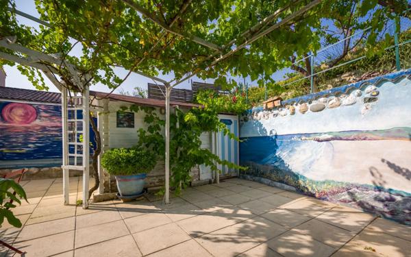 Maison à vendre    5 pièces • 141 m2 Villeneuve