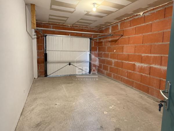 SAINT-GEORGES-DES-COTEAUX - Maison de plain-pied avec garage