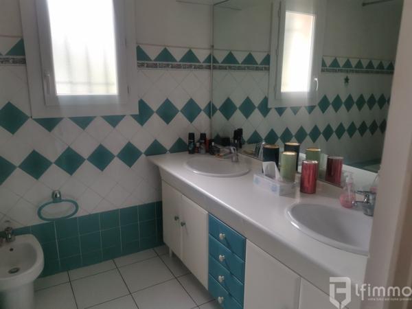 Maison 5 pièces 174 m² avec piscine chauffée et coin cuisine d'été