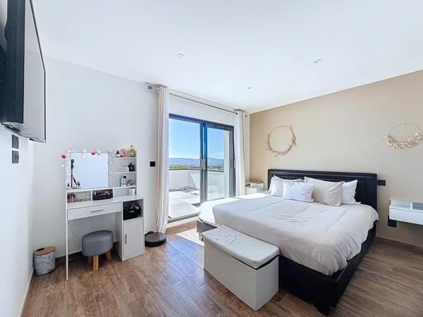 Superbe villa contemporaine 150m² avec piscine et vue panoramique