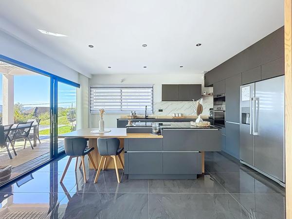 Superbe villa contemporaine 150m² avec piscine et vue panoramique