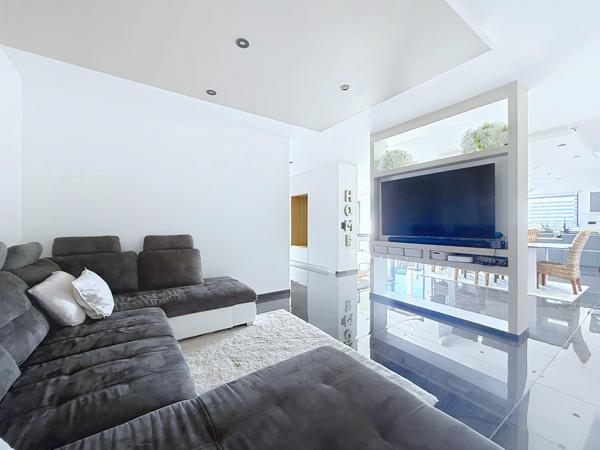 Superbe villa contemporaine 150m² avec piscine et vue panoramique