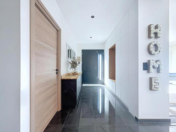 Superbe villa contemporaine 150m² avec piscine et vue panoramique