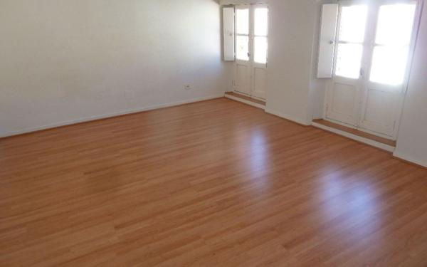 Appartement à louer    3 pièces •  Castelsarrasin