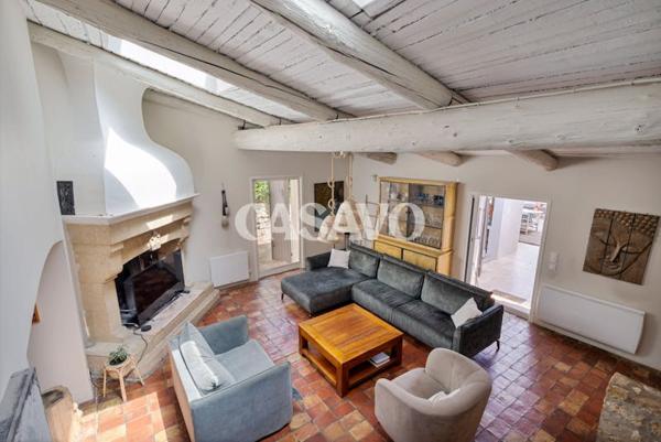 Vente Maison 6 pièces de 230m² - 13760 Saint-Cannat