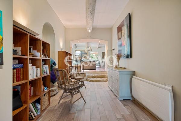 Vente Maison 6 pièces de 230m² - 13760 Saint-Cannat
