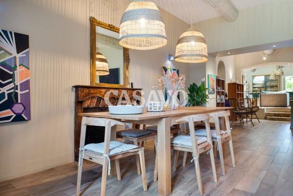 Vente Maison 6 pièces de 230m² - 13760 Saint-Cannat