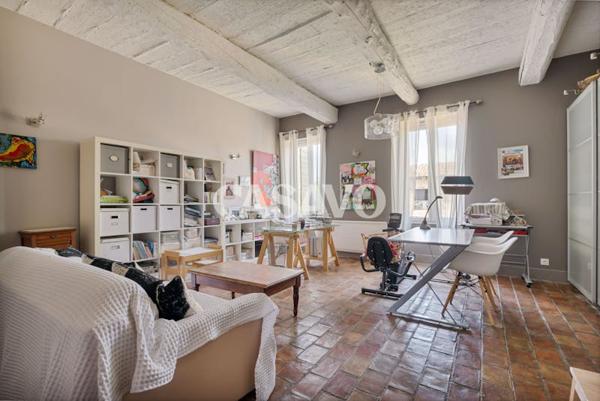 Vente Maison 6 pièces de 230m² - 13760 Saint-Cannat